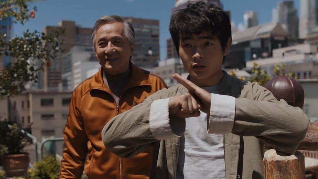 Imagem mostra os personagens de Jackie Chan e Ben Wang no filme 