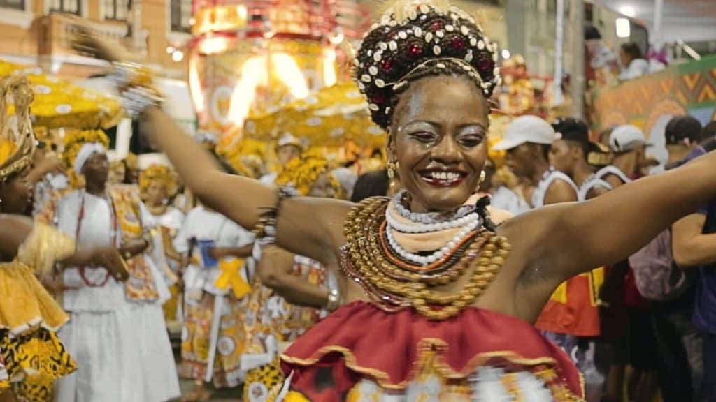 mulher dançando