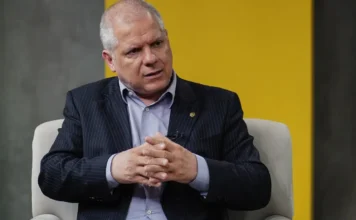 Justiça determina afastamento do presidente do INSS