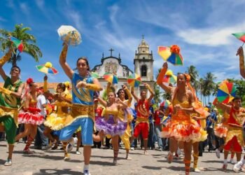 a Rua, o Palco Maior, e a Gente que mantém o ritmo vivo