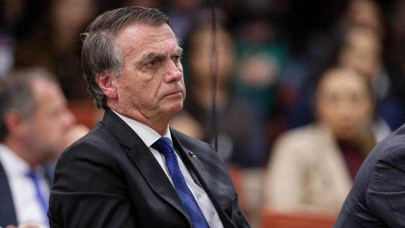 MP solicita expulsão de Bolsonaro e oficiais do Exército e Marinha condenados por trama golpista