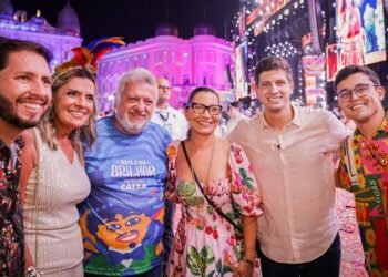 Em vídeo, João Campos dá a entender “passagem de bastão” para Victor Marques próximo de possível renúncia