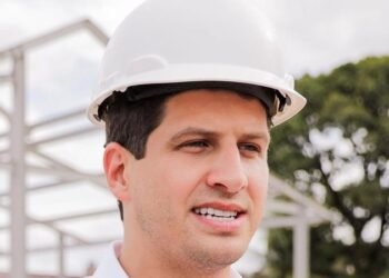 João Campos acompanha reta final das obras do Hospital da Criança e apresenta área de equoterapia