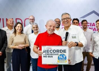 Quero o Brasil produzindo 100% dos medicamentos