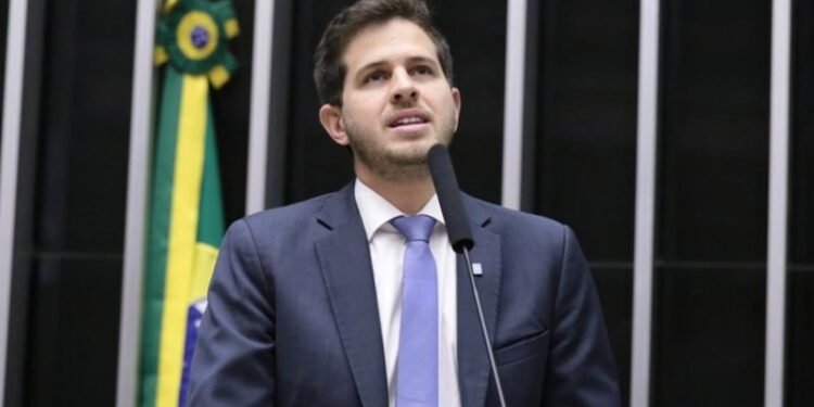 Deputado Pedro Campos anuncia aprovação no Concurso Nacional Unificado