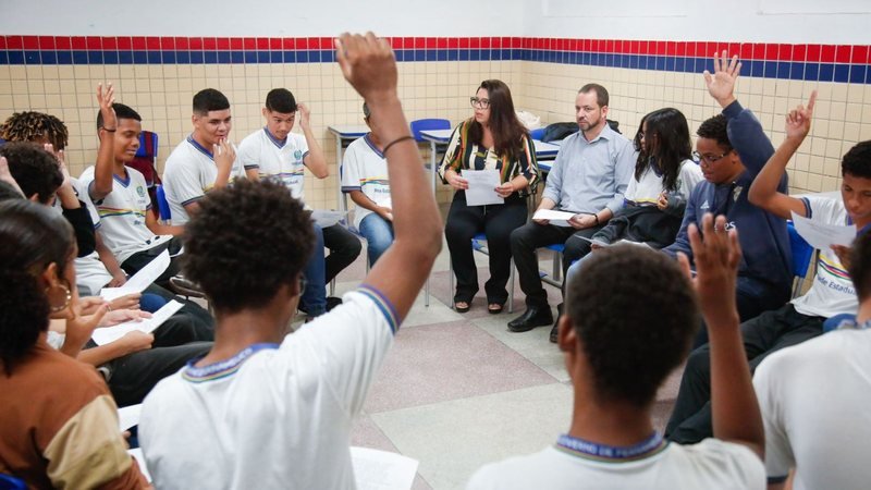 Pernambuco convoca 727 psicólogos e garante atendimento em todas as escolas do Estado