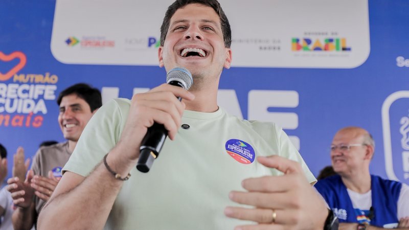 João Campos fala em “construir pontes” e confirma tentativa de trazer Lula para entregas no Recife