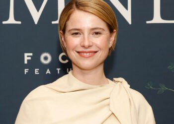 Oscar 2026: Jessie Buckley vence prêmio de Melhor Atriz