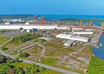 Chegada dos equipamentos da APM Terminals movimenta economia e política nesta segunda