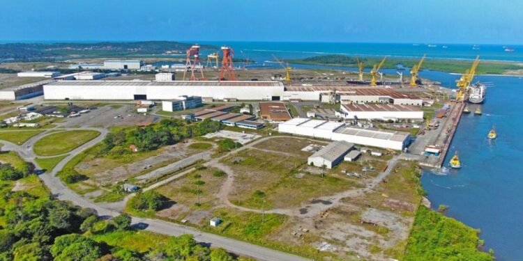 Chegada dos equipamentos da APM Terminals movimenta economia e política nesta segunda