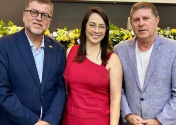 Carol Tabosa, do Simepe, assume Secretaria-Geral da Federação Médica Brasileira