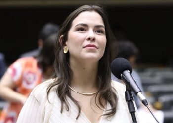 Maria Arraes deixa Solidariedade e ingressa no PSB para disputar vaga na Alepe