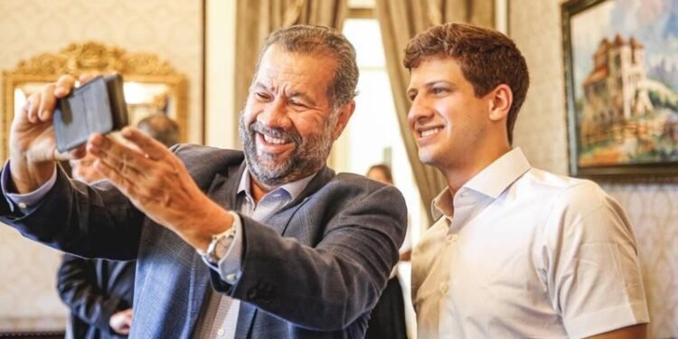 João Campos rebate Lupi e afirma que chapa para 2026 ainda não está definida: “não tem decisão tomada”