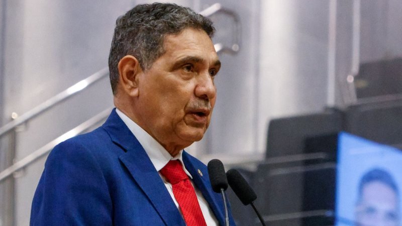 Principal nome da divergência, João Paulo não vai para Assembleia do PT