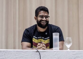 PSOL decide neste sábado se filia Jones Manoel para disputa à Câmara Federal