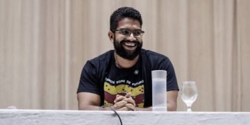 PSOL decide neste sábado se filia Jones Manoel para disputa à Câmara Federal