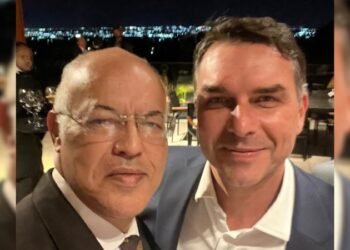 Recém-filiado, Pastor Eurico garante palanque do PSDB para Flávio Bolsonaro em Pernambuco