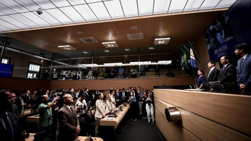Com assinatura petista, Câmara do Recife protocola CPI contra João Campos