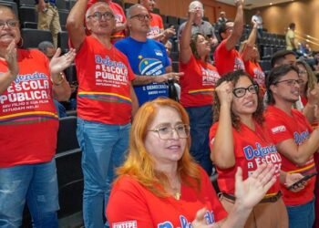 Reajuste salarial dos professores de Pernambuco é aprovado por unanimidade na Alepe