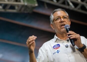 querem destruir tudo que é brasileiro