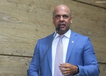Após passagem por Caruaru, Anderson Correia pede expansão do Castramóvel para cidades do interior
