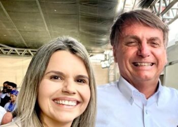 Clarissa Tércio entra no radar do PL para compor chapa com Flávio Bolsonaro