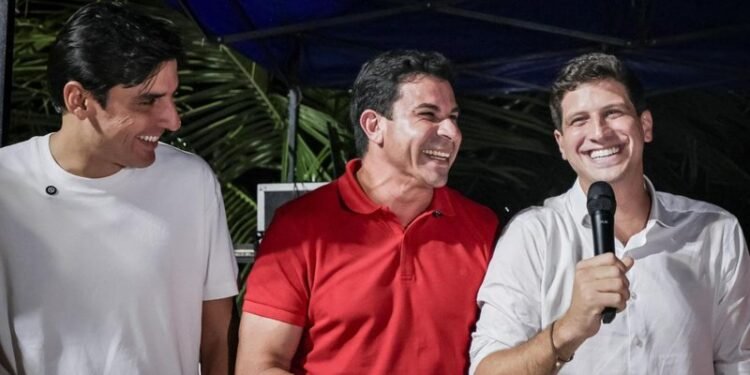 João Campos volta ao interior de olho em furar bolha da RMR e confrontar narrativa de Raquel