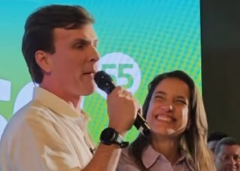 Miguel Coelho critica ‘salto alto’ de adversários projeta reeleição de Raquel Lyra no primeiro turno