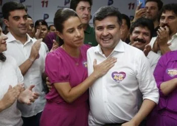 Após tensões, Eduardo da Fonte e Raquel Lyra se reúnem no Palácio e participam de agenda em conjunto