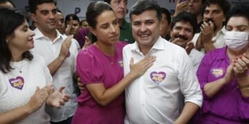 Após tensões, Eduardo da Fonte e Raquel Lyra se reúnem no Palácio e participam de agenda em conjunto