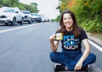 Raquel Lyra entrega PE-130 e acelera entregas de estradas após críticas de João Campos