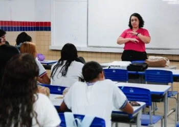 Professores temporários devem ganhar o piso do magistério, decide o STF