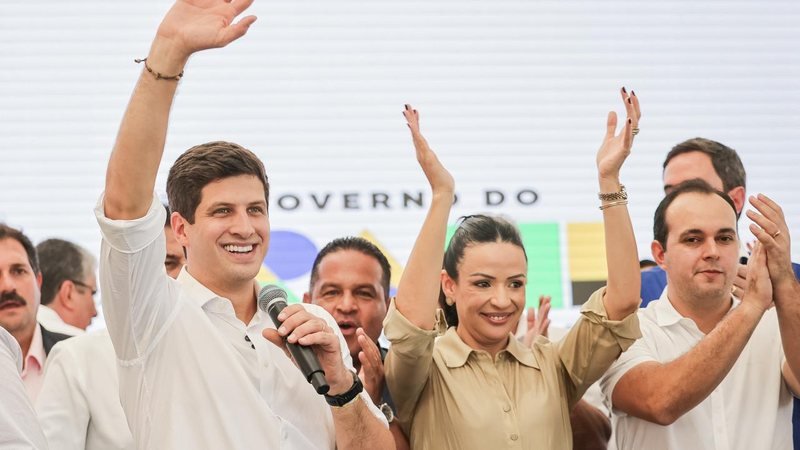 Em Serra Talhada, João Campos diz que Lula virá a Pernambuco para caminhar “lado a lado” em pré-campanha