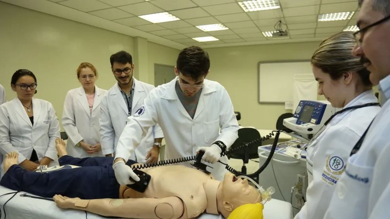 FormaSUS vai oferecer 43 vagas para medicina em Pernambuco, além de outros cursos superiores e técnicos