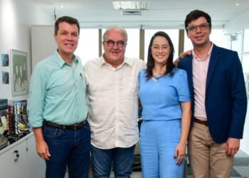 Simepe articula tramitação do PL do piso salarial com o deputado Augusto Coutinho