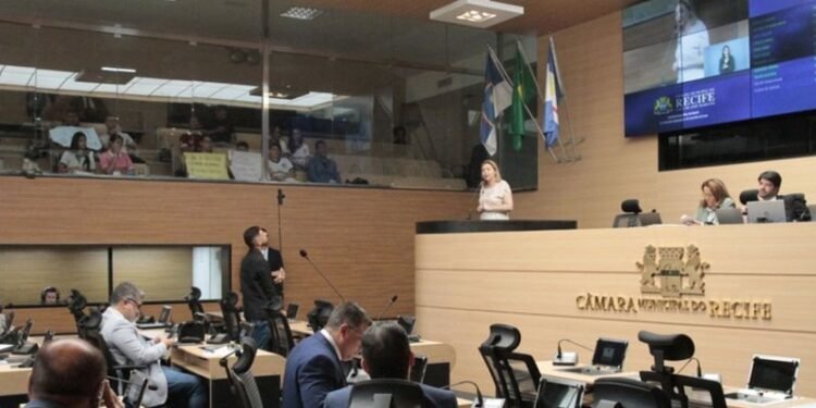 Contas da gestão João da Costa são aprovadas na Câmara do Recife mais de 10 anos após fim de gestão