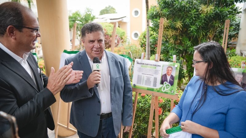 Pastor Cleiton Collins recebe homenagem do Hospital de Câncer de Pernambuco