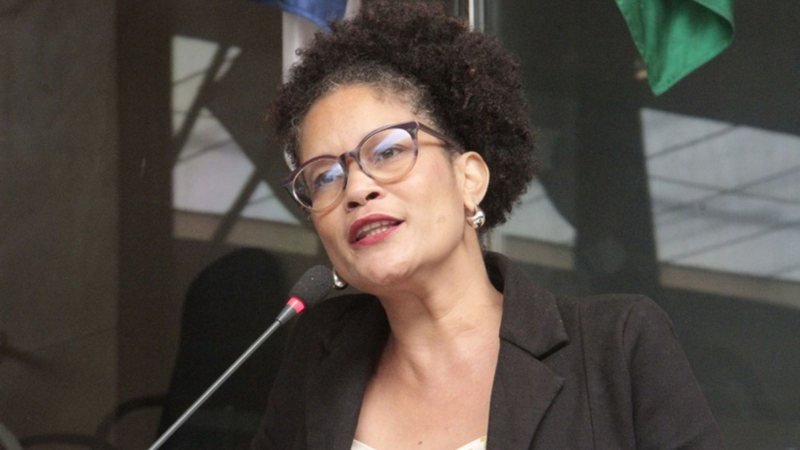 Jô Cavalcanti deixa disputa pelo Senado e anuncia pré-candidatura a deputada estadual