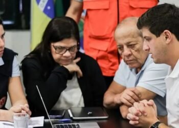 Em Goiana, João Campos coordena reunião com prefeitos e busca recursos do PAC