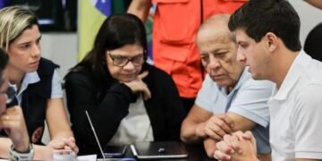 Em Goiana, João Campos coordena reunião com prefeitos e busca recursos do PAC