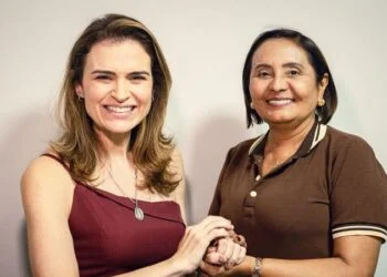Marília Arraes recebe apoio à pré-candidatura ao Senado e homenagem na Câmara de Garanhuns