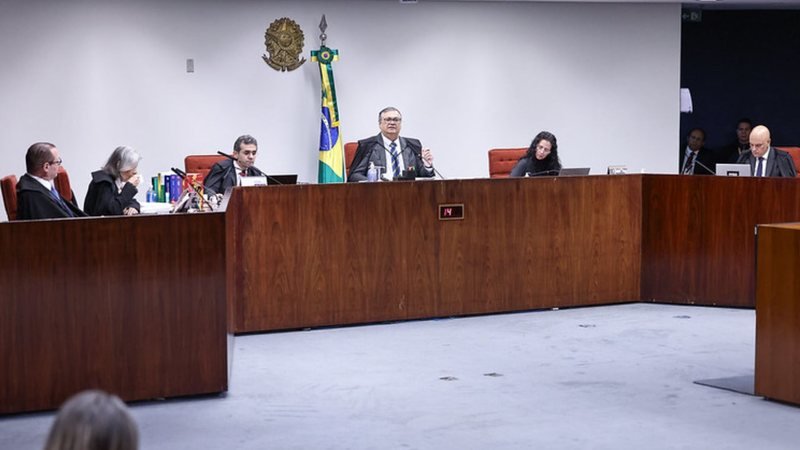 STF acata decisão de Flávio Dino e mantém proibição à aposentadoria compulsória como pena máxima