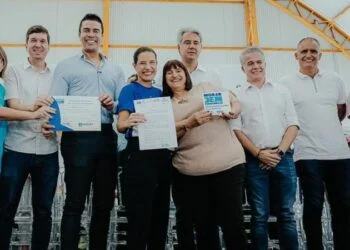 Raquel Lyra anuncia pacote de obras de mobilidade, saneamento e regularização fundiária em Caruaru