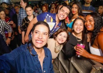 Raquel Lyra comparece para abertura do São João de Caruaru com Rodrigo Pinheiro