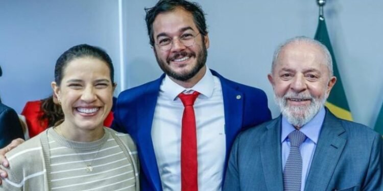 Túlio Gadelha alfineta aliados de João Campos após agradecimentos de Raquel Lyra a Lula: “dá pra acreditar?”