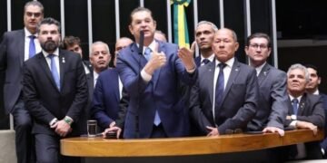 PL passa a apoiar transição para 4×3, mas não muda de lado no debate