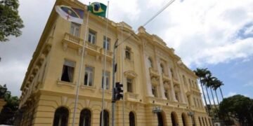 Governo de Pernambuco antecipa salário de junho para segunda-feira (22)