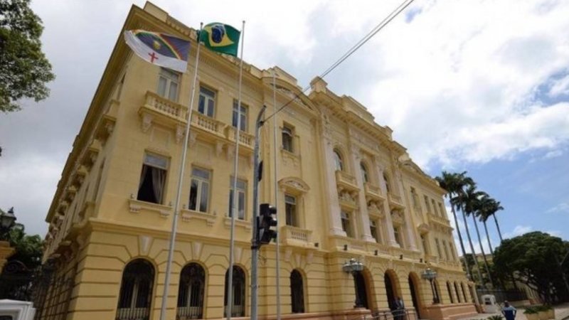 Governo de Pernambuco antecipa salário de junho para segunda-feira (22)
