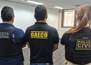 Receita Federal cumpre mandados de busca e apreensão em Pernambuco devido a suspeita de lavagem de dinheiro com bets