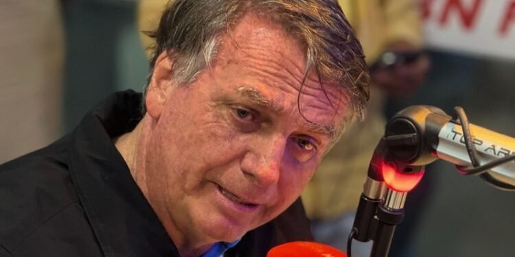 documentário sobre gestão de Bolsonaro na covid-19 chega antes de Dark Horse nos cinemas